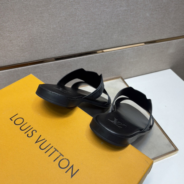 l0*is V*t0n sandals
