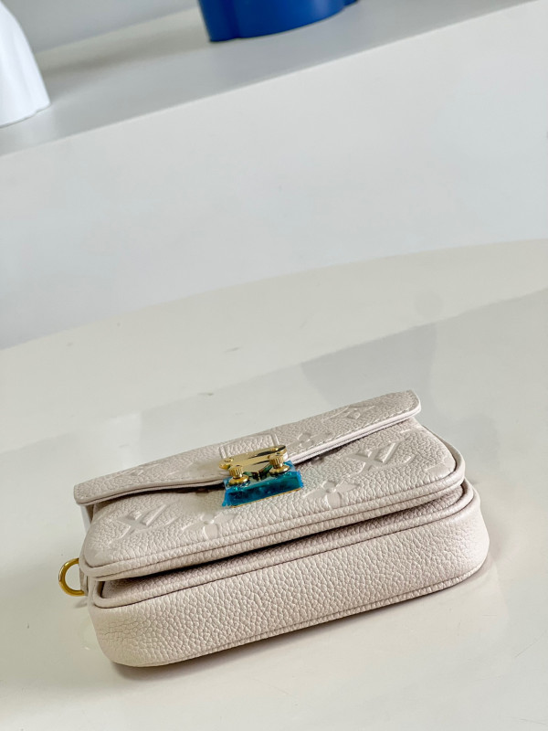 l0*is V*t0n micro metis