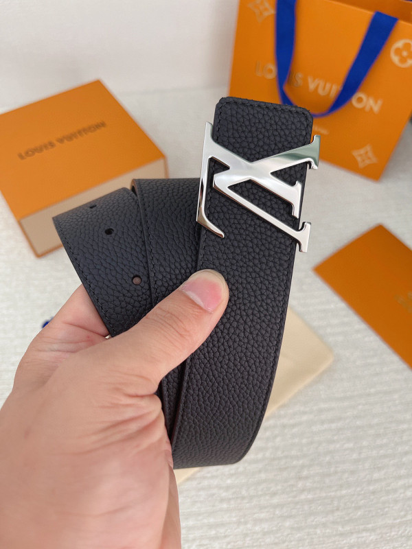 l0*is V*t0n belt