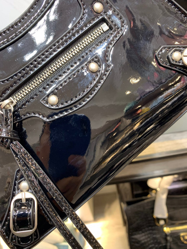 Ba*len*cia*ga neo classic mini top handle bag