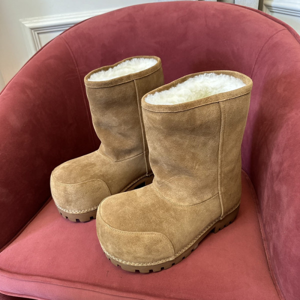 Ba*len*cia*ga alaska faux-fur low boots
