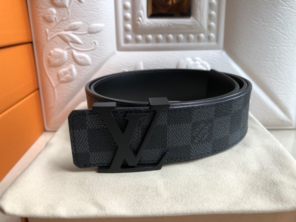 l0*is V*t0n belt