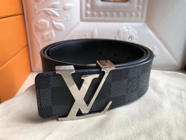 l0*is V*t0n belt