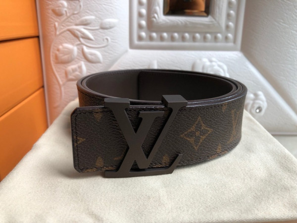 l0*is V*t0n belt