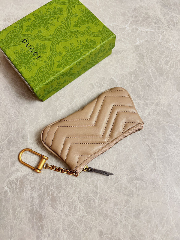G*u*i gg marmont matelassé key case