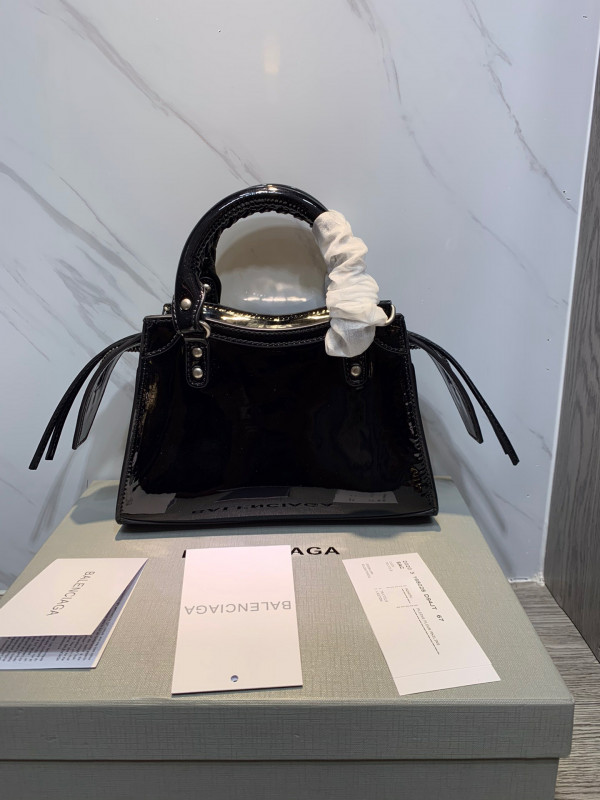 Ba*len*cia*ga neo classic nano top handle bag