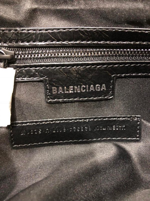 Ba*len*cia*ga women