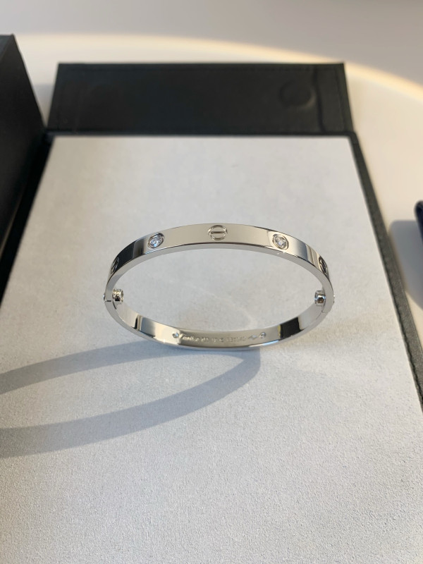 Ca*t*er  bracelet