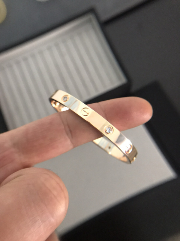 Ca*t*er  bracelet