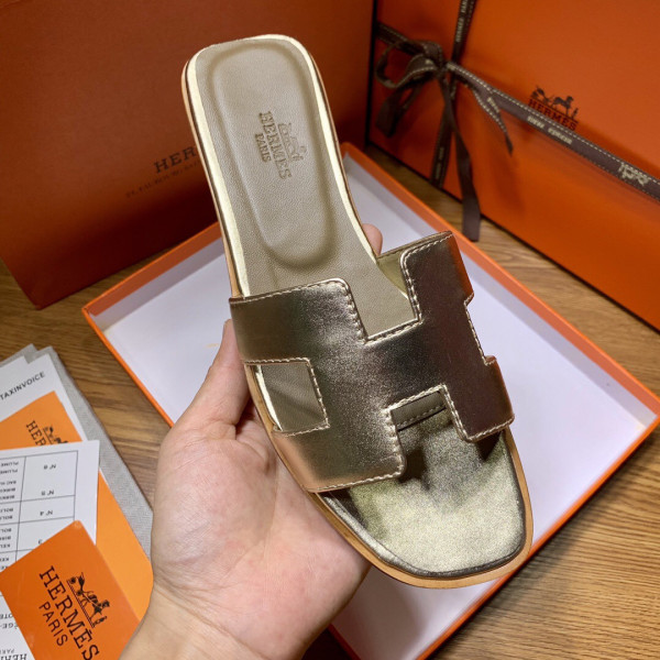 H**mes sandals
