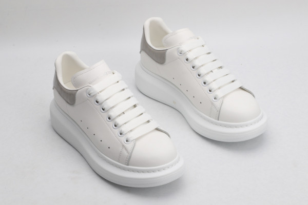 ale*d*r M*Q*en oversized sneaker
