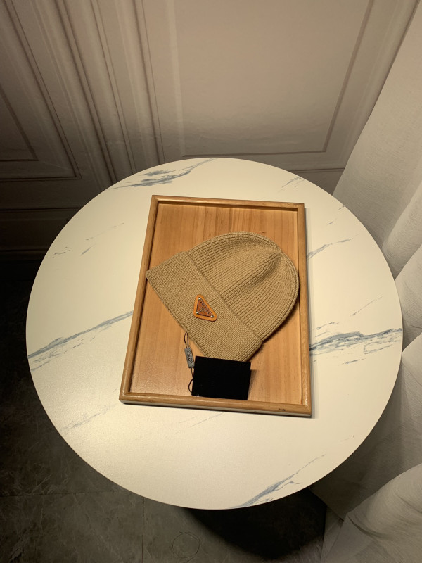 Pra*a hat