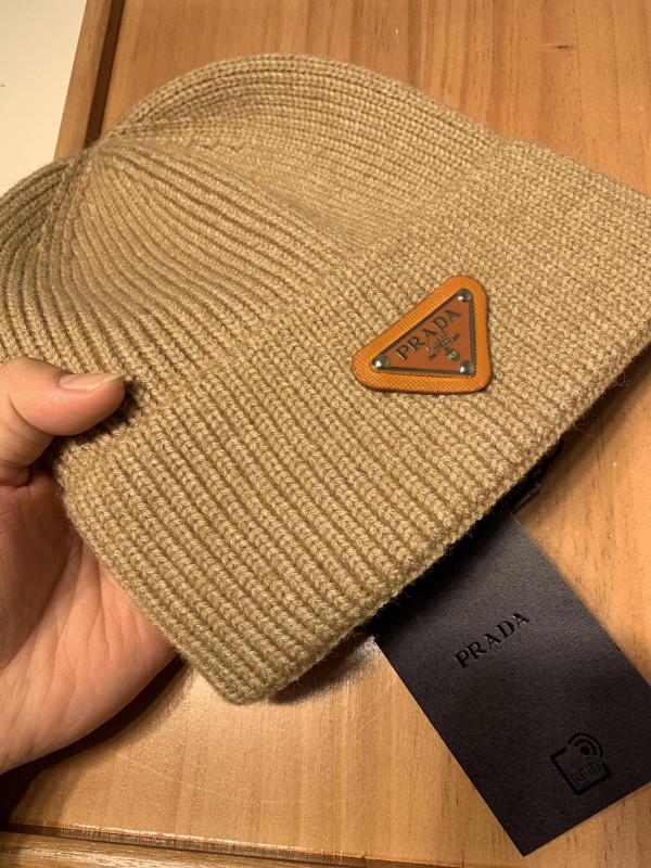 Pra*a hat