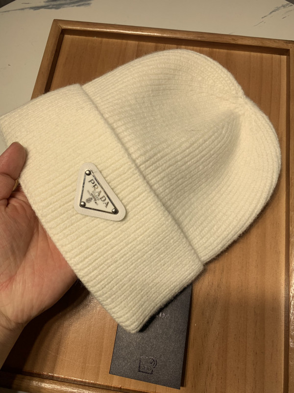 Pra*a hat