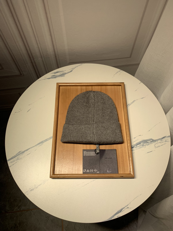 Pra*a hat