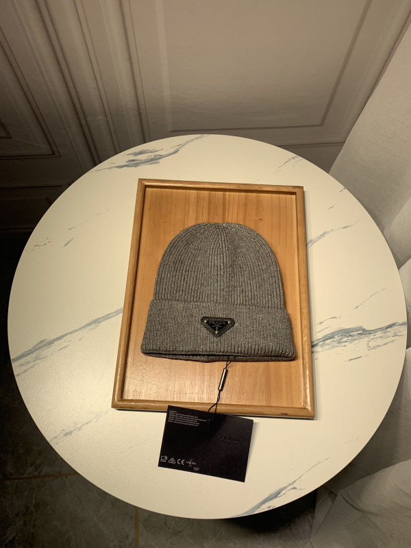 Pra*a hat
