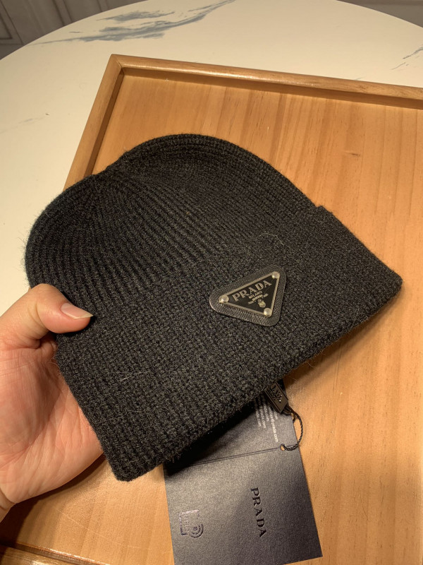 Pra*a hat