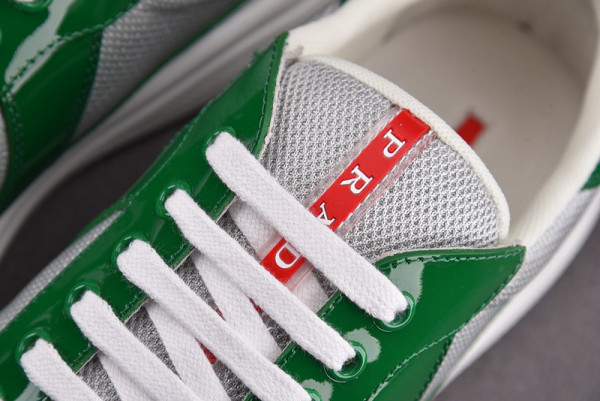 Pra*a sneaker
