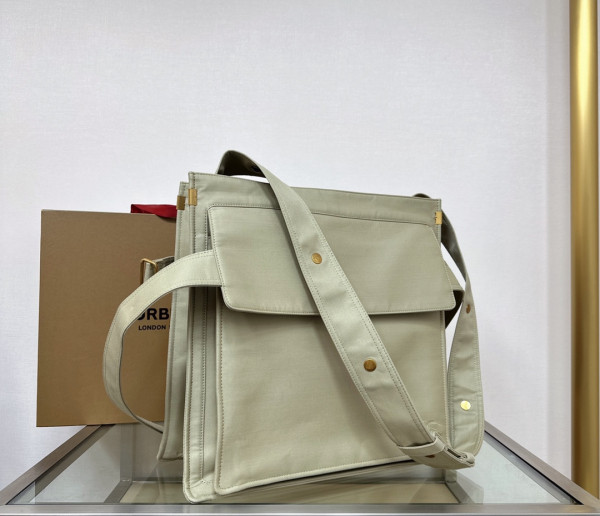 B**rry trench tote