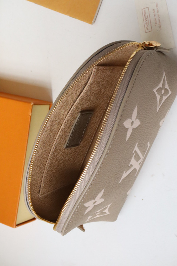 l0*is V*t0n cosmetic pouch pm-19*12*6cm