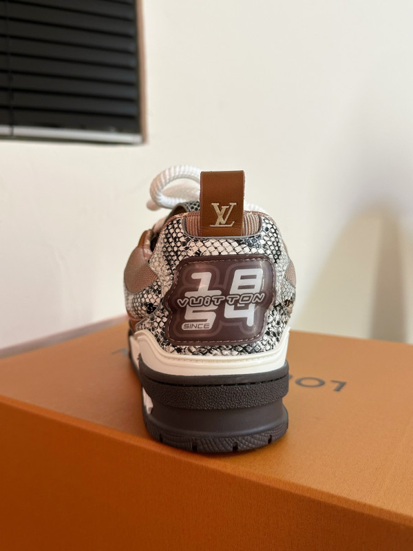 l0*is V*t0n sneakers
