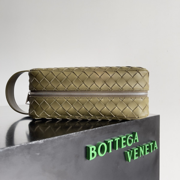 bo*te*ga Ve*ne*ta  intrecciato leather wallet-on-strap