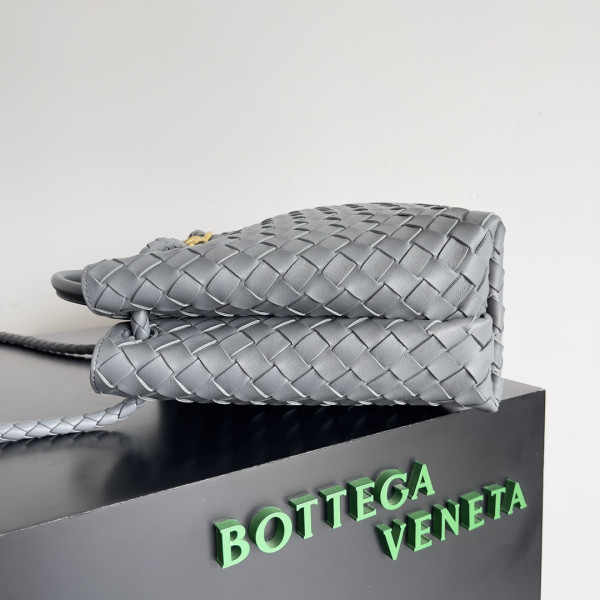 bo*te*ga Ve*ne*ta medium andiamo