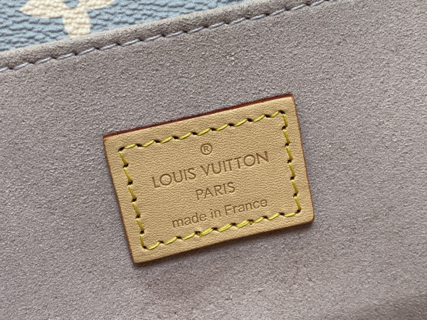 l0*is V*t0n pochette metis east west