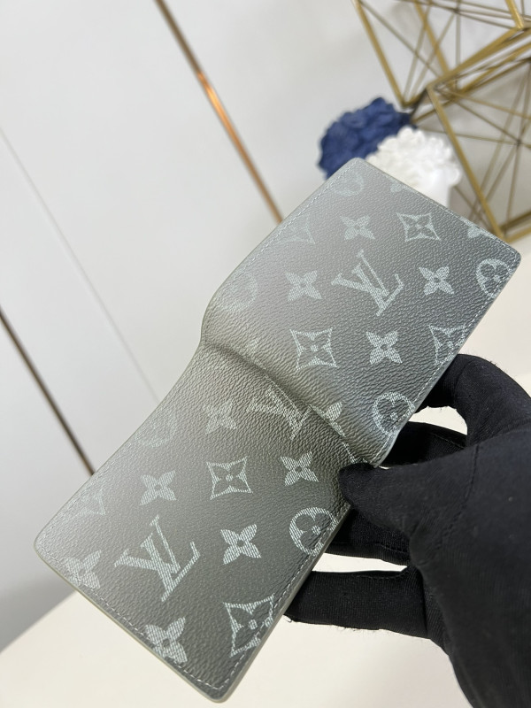 l0*is V*t0n multiple wallet-11.5*9*1.5cm
