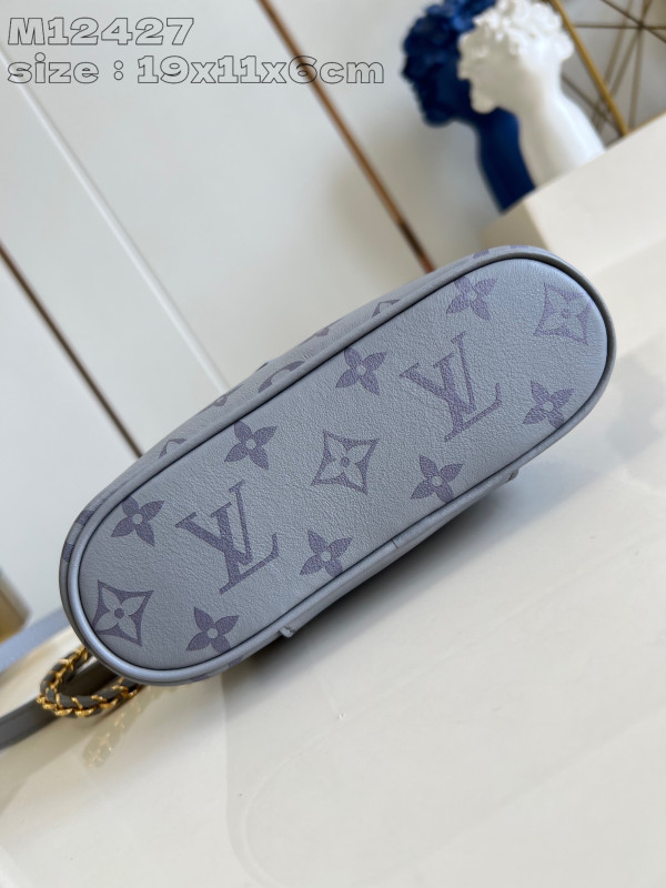 l0*is V*t0n vanity chain pouch-19 x 11.5 x 6.5 cm