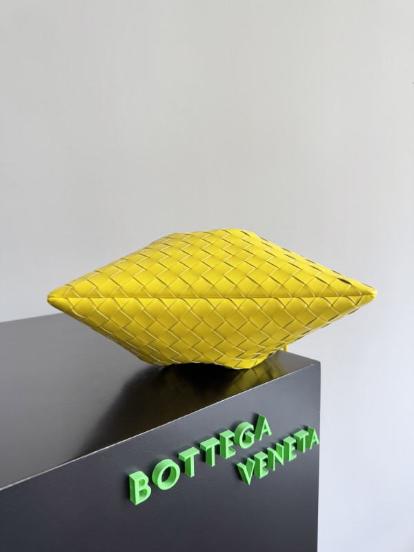 bo*te*ga Ve*ne*ta medium dustbag