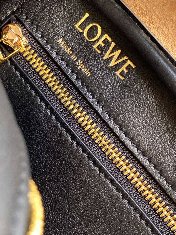 L0ew* amazona 23 bag in soft grained calfskin - 23*10*15cm
